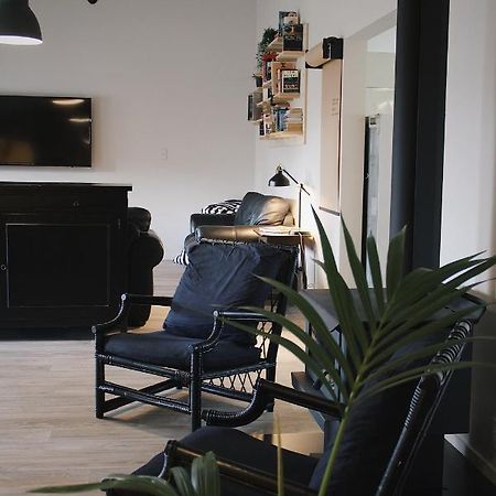 Hugo & Carters Backpackers & Motel Tauranga Exteriér fotografie The interior of a typical apartment