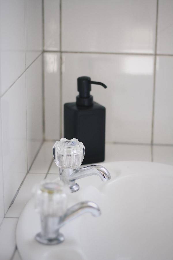 Hugo & Carters Backpackers & Motel Tauranga Exteriér fotografie A soap dispenser